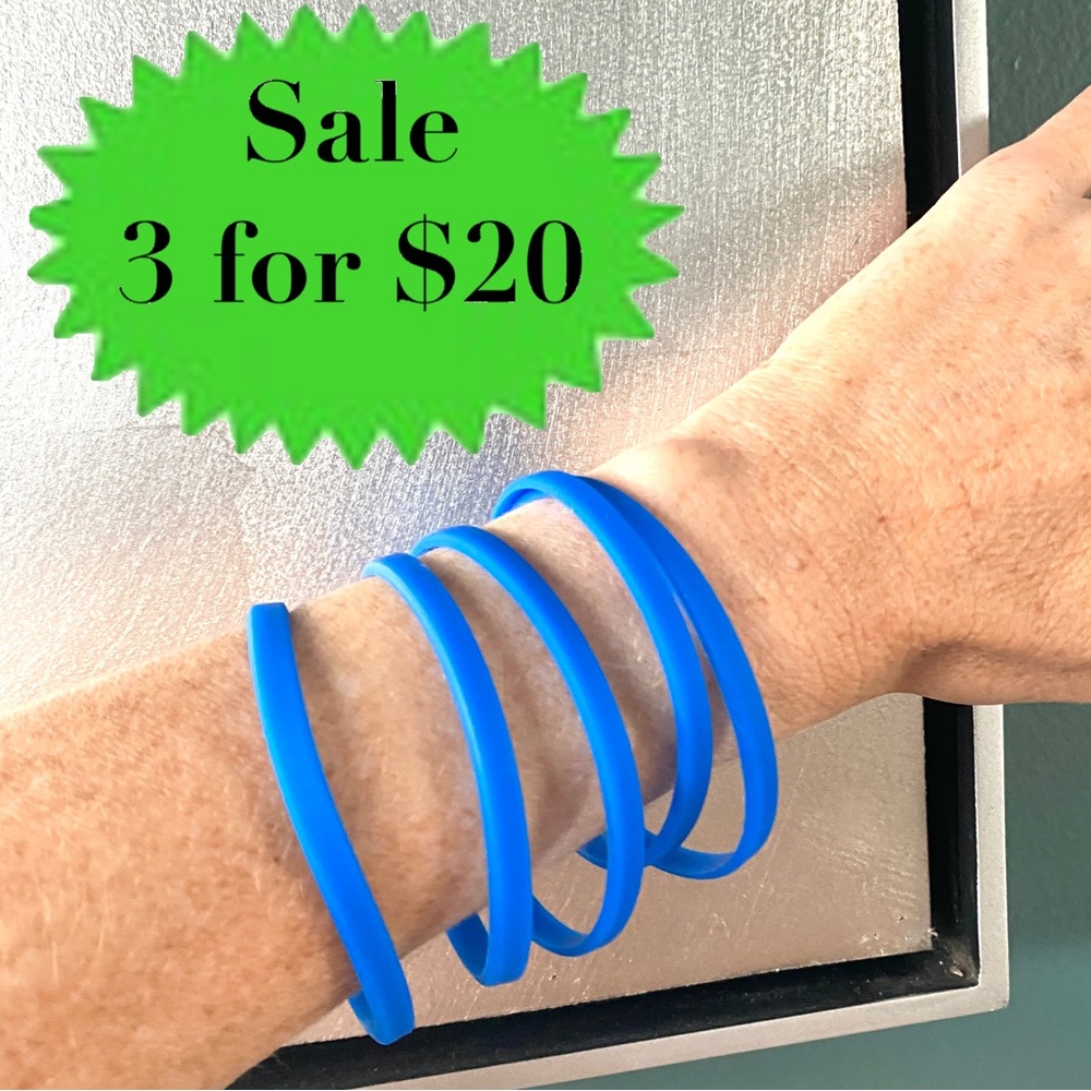 Hot Topic BLUE Licorice Rubber Gummy Bracelets 5 pc Silicone Jelly Wristbands